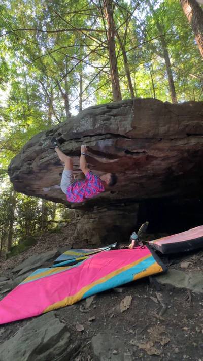 Jumping the Gun v7, New River Gorge - Beta Video from RockaTanaka