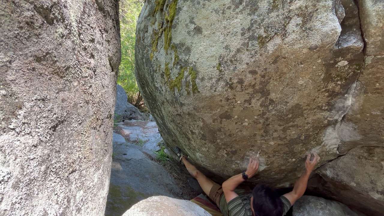 Creek Boulder Low v8 - 88 Boulders, Highway 55 Bouldering - Watch Beta ...