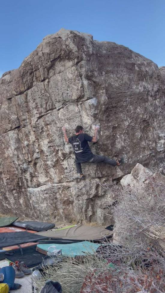White Arete Sit v9, Ibex - Beta Video from routesetter