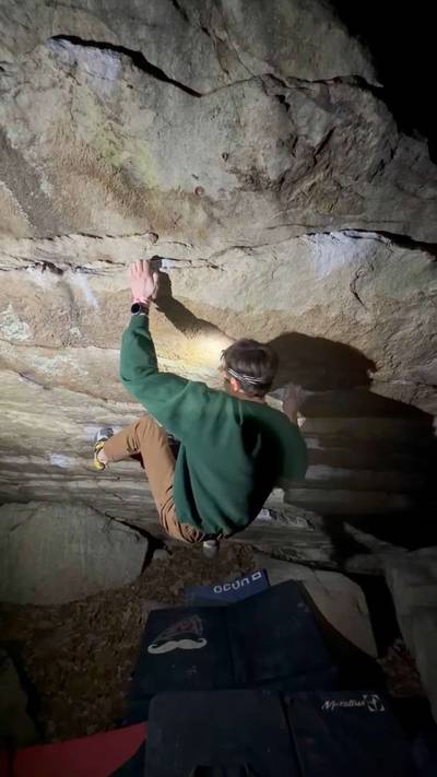 Constellation Chaos v8, Lookout Mountain - Beta Video from NickVclimb