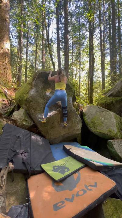 The Undergrad v6, Index - Beta Video from nicolesarles23