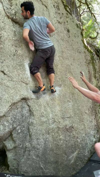 Outrage v3, Squamish - Beta Video from carlo.climbs