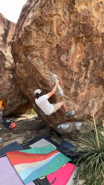 3 Star Arete Sit v4, Hueco Tanks - Beta Video from __druble__