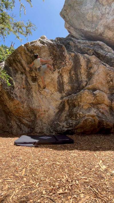 Center Overhang v4, Berkeley - Beta Video from demolisherofhotdogs