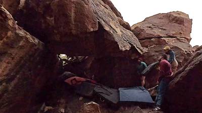 Girls of Juarez v4, Hueco Tanks - Beta Video from ian.climbs