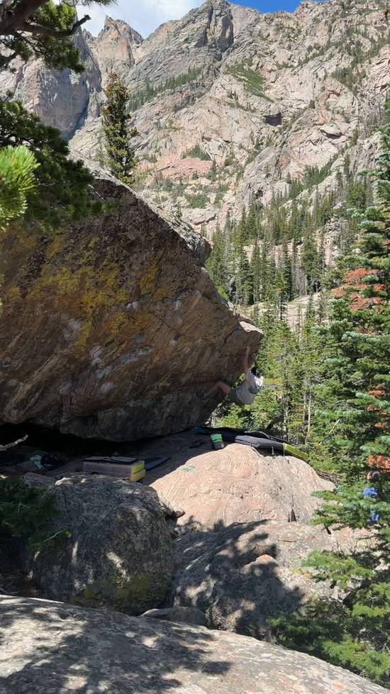 Warm Up (Kind Traverse) v1, Rocky Mountain National Park - Beta Video from slapthesloper