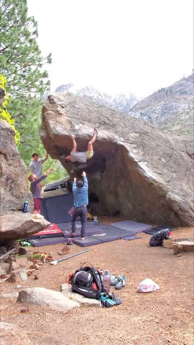 Pimpsqueak v8, Leavenworth - Beta Video from CarsonClimbs
