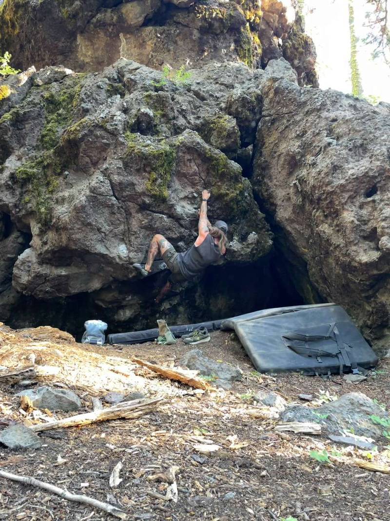 Dinosaur Clutch v4, Lake Tahoe - Beta Video from hellsgnaw