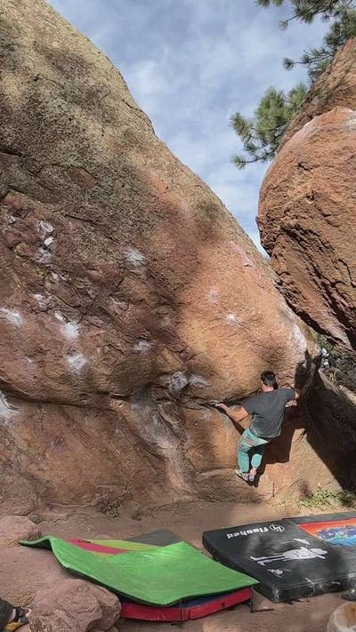 UCT into Bob’s Bulge v10, Flagstaff Mountain, CO - Beta Video from ttraubs