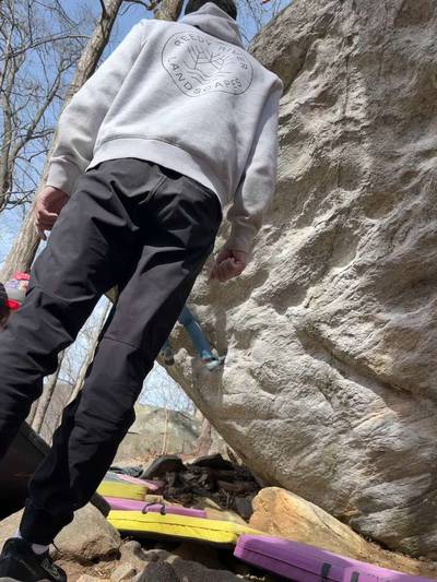 45 Degrees v6, Rumbling Bald - Beta Video from ian.climbs