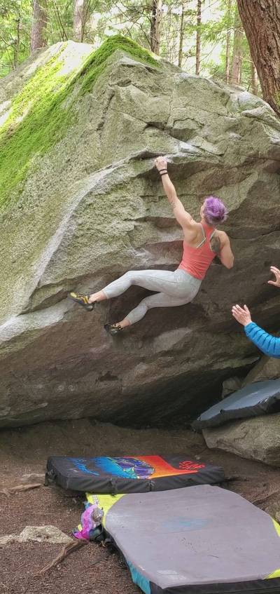 Superfly v4, Squamish - Beta Video from climbthatdee