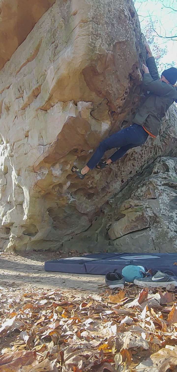 Poison ivy v0 - Moss Rock Preserve Bouldering - Watch Beta Videos