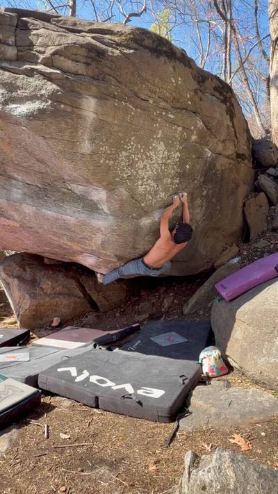 Fresh Water v10, Rumbling Bald - Beta Video from ian.climbs