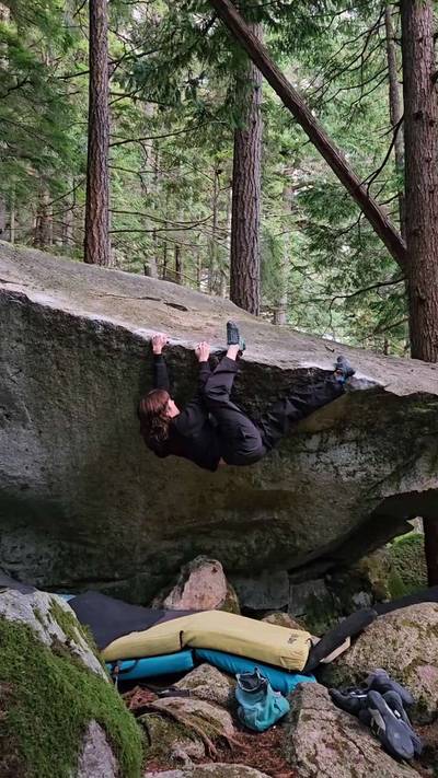 Lip-Smack Traverse v4, Squamish - Beta Video from zogatti