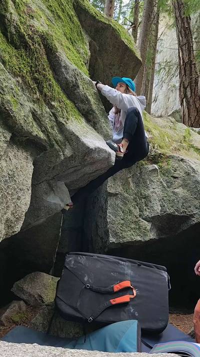 Largonian Bulge v2, Squamish - Beta Video from erinclimbs94
