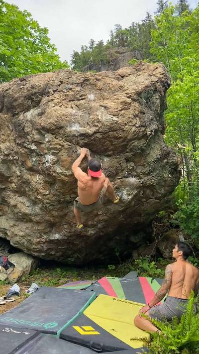 Sneaky Ginger v4, Comox Lake - Beta Video from Bouldering_Bushido