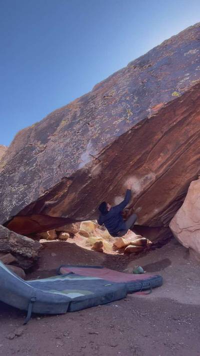 Show of Hands v10, Moe's Valley - Beta Video from dkan