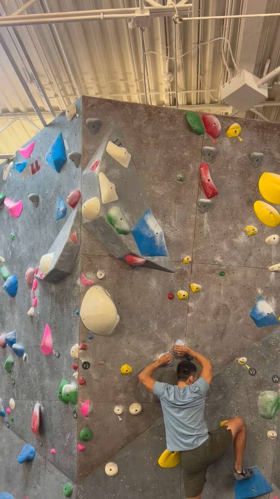 Blue v6, Hogtown Boulders - Beta Video from ledami
