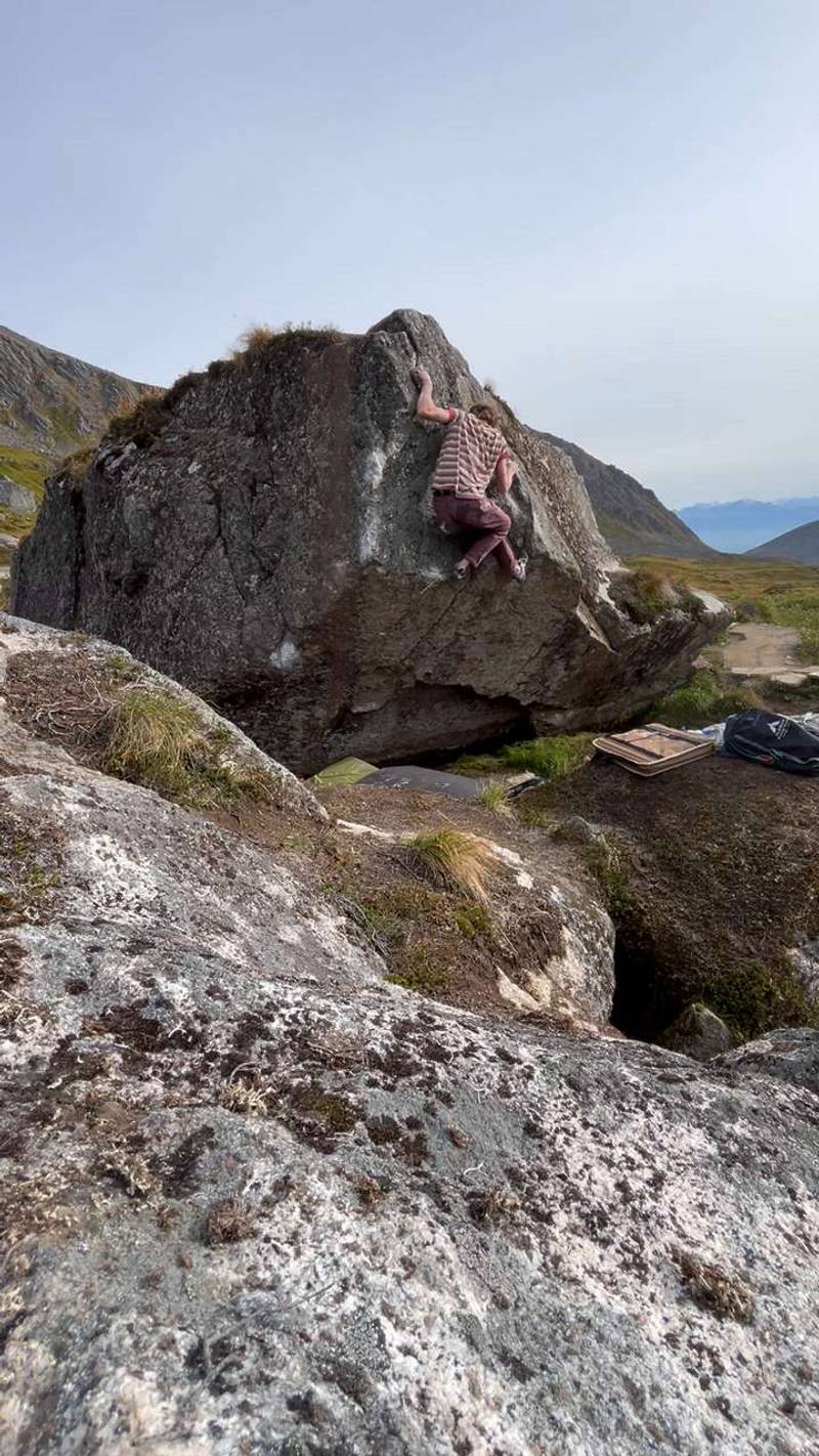 Blood Sacrifice v10, Hatcher Pass - Beta Video from LousyClimber