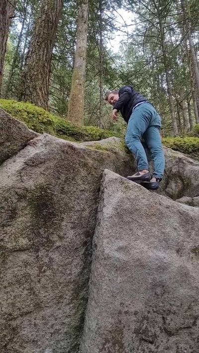 Heroin Hero v0, Squamish - Beta Video from CarsonClimbs