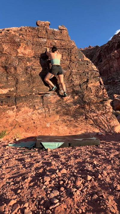 The Black Warm Up v0, Red Rock - Beta Video from polyffany
