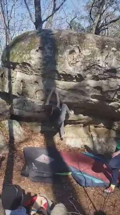 Angina v5, Hospital Boulders - Beta Video from Mjclimber
