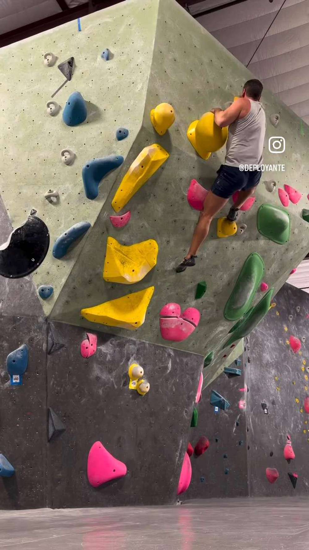 Yellow #18, Boulder, Black Rock Bouldering Gym - Beta Video from Deployante