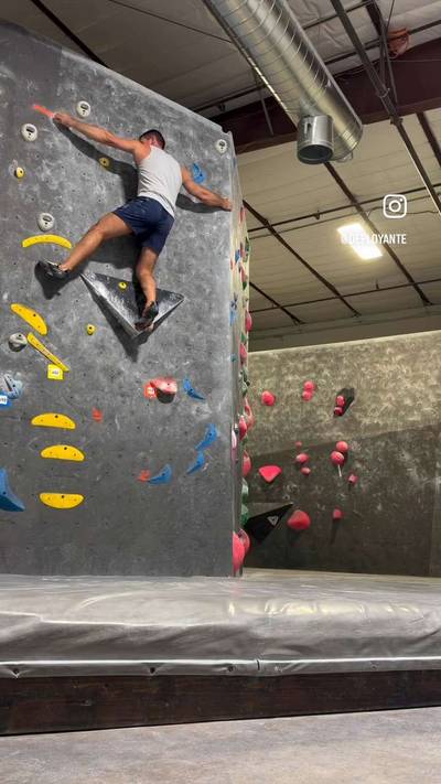 Orange #14, Boulder, Black Rock Bouldering Gym - Beta Video from Deployante