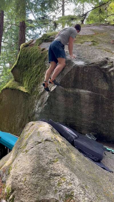 Mantel Madness v4, Squamish - Beta Video from Jer_on_the_rocks