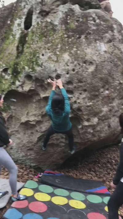 Cobble v5, Hospital Boulders - Beta Video from jhr