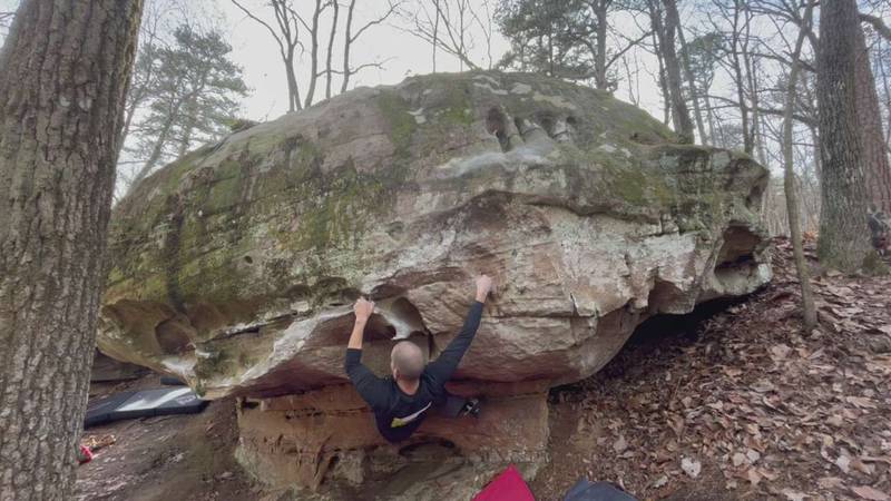 Back of The Line v4, Hospital Boulders - Beta Video from MarioTheClimber
