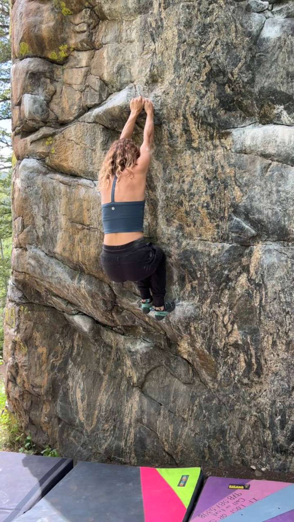 Right Traverse v2, Rocky Mountain National Park - Beta Video from climbingchelchel