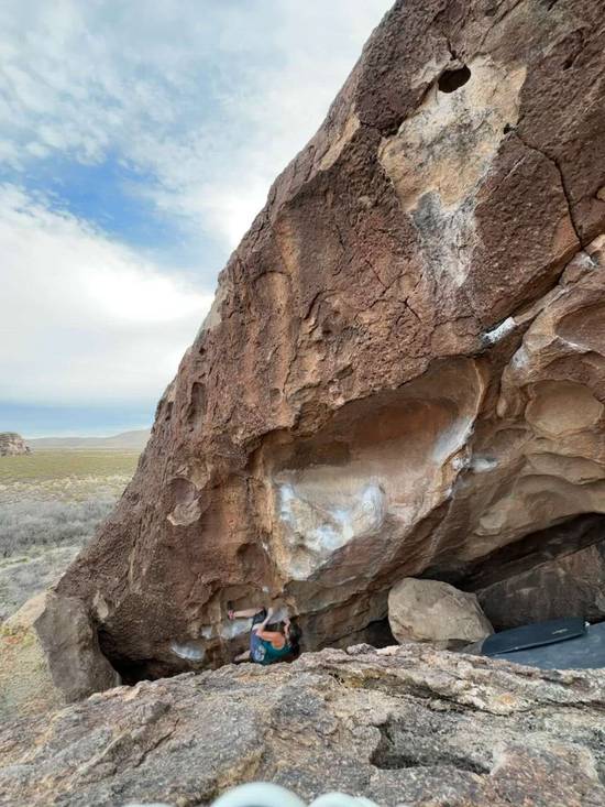 The Bathtub v9, Hueco Tanks - Beta Video from clarky