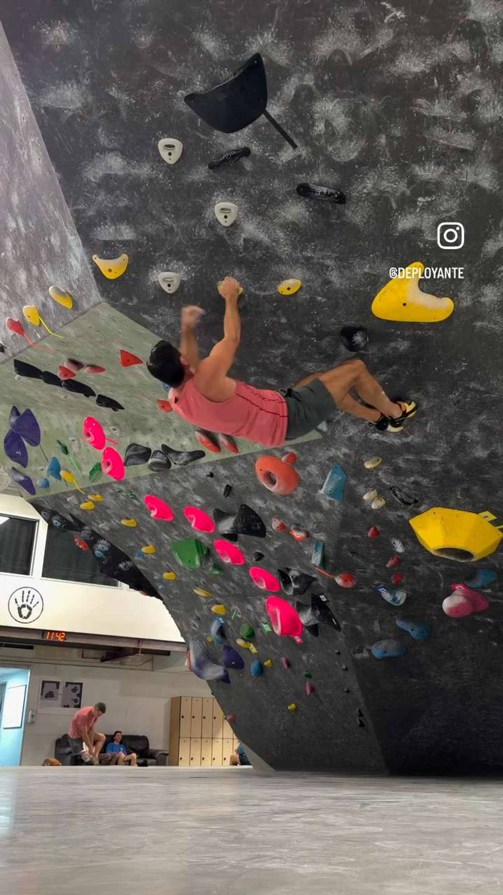 Yellow v5, Black Rock Bouldering Gym - Beta Video from Deployante