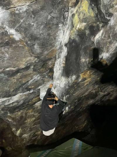Schist Cave Right v5, Leavenworth - Beta Video from Kev