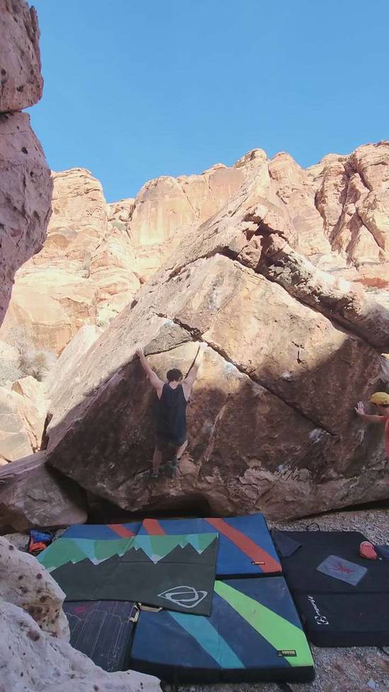B Team Arete v2, Red Rock - Beta Video from TinyDynos