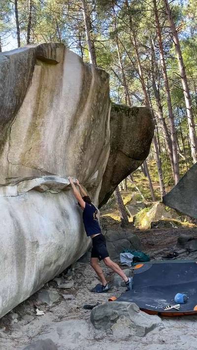 red rocket v12, Fontainebleau - Beta Video from CLIMBE