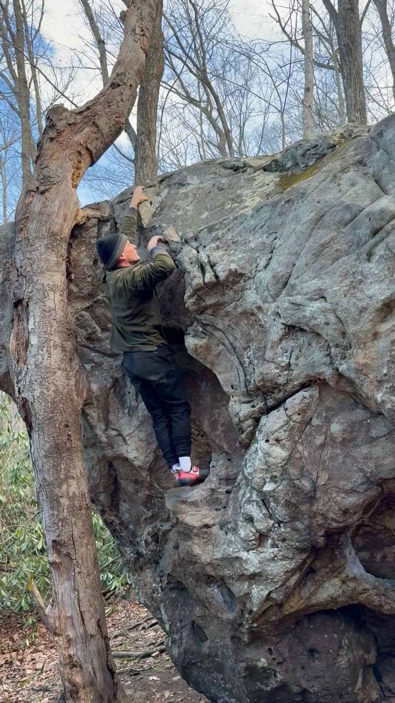 Gollum v1, New River Gorge - Beta Video from spooky.sends