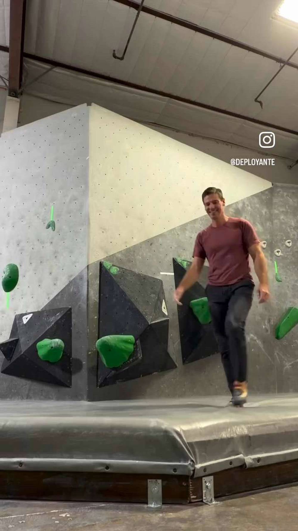 Green Spotlight Slab, Boulder, Black Rock Bouldering Gym - Beta Video from Deployante