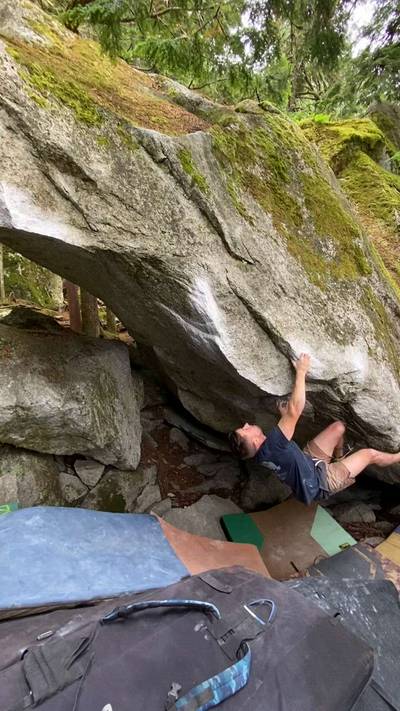 Worm World Cave Low v10, Squamish - Beta Video from KSO