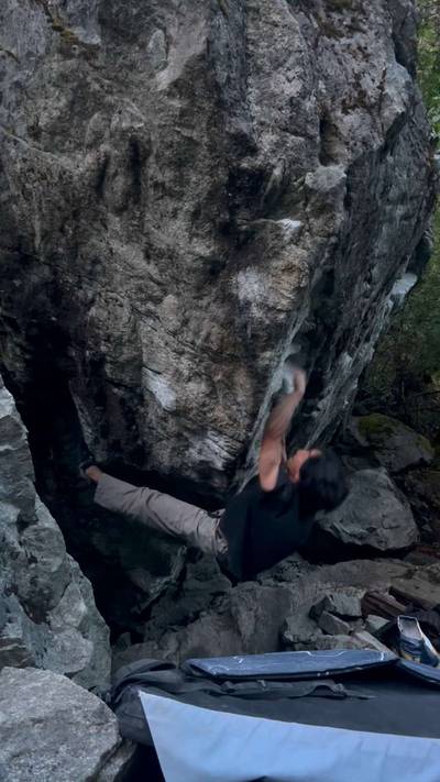 White Lion v8, Squamish - Beta Video from duckuslambus
