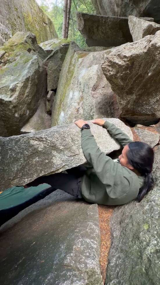 The Coffin v0, Squamish - Beta Video from kayclimbs