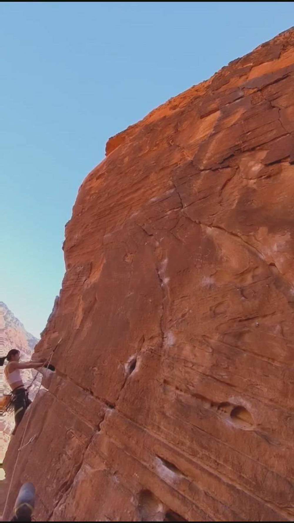 Paralyzed 5.11b, Red Rock - Beta Video from liyuan