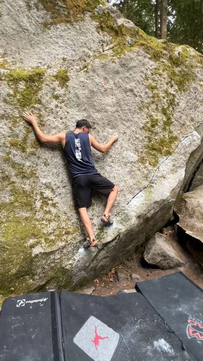 Unnecessary Accessory v4, Squamish - Beta Video from mattfischerclimbs