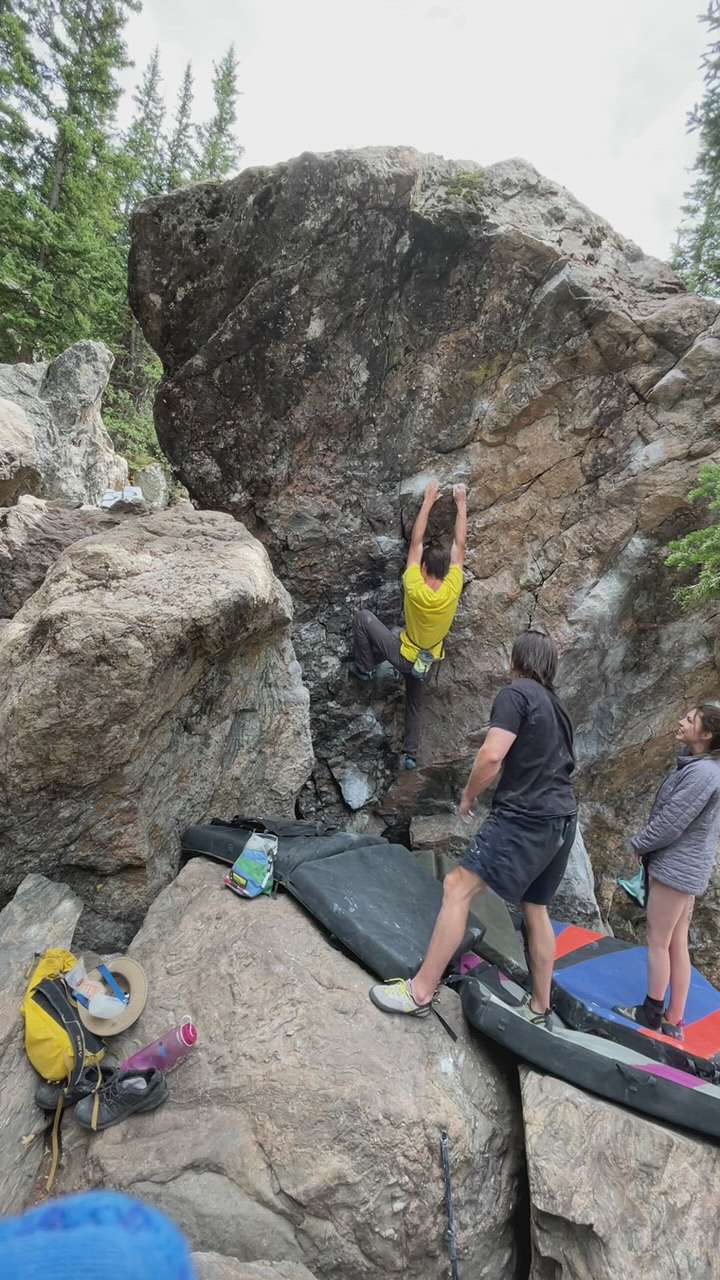 Center Layback v4 - Guanella Main, Guanella Pass Bouldering - Watch ...