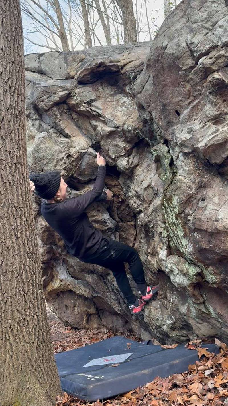 Warm Up Wall v1, New River Gorge - Beta Video from meg.ascends