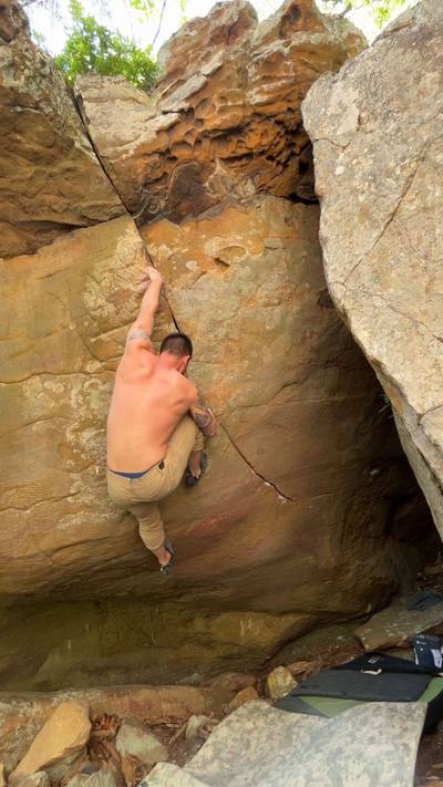 Ramble Tamble v8, Sam's Throne - Beta Video from TresClimbs