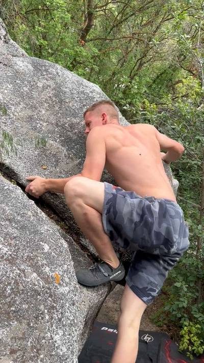 Ugly Crack v3, Little Cottonwood Canyon - Beta Video from Korban