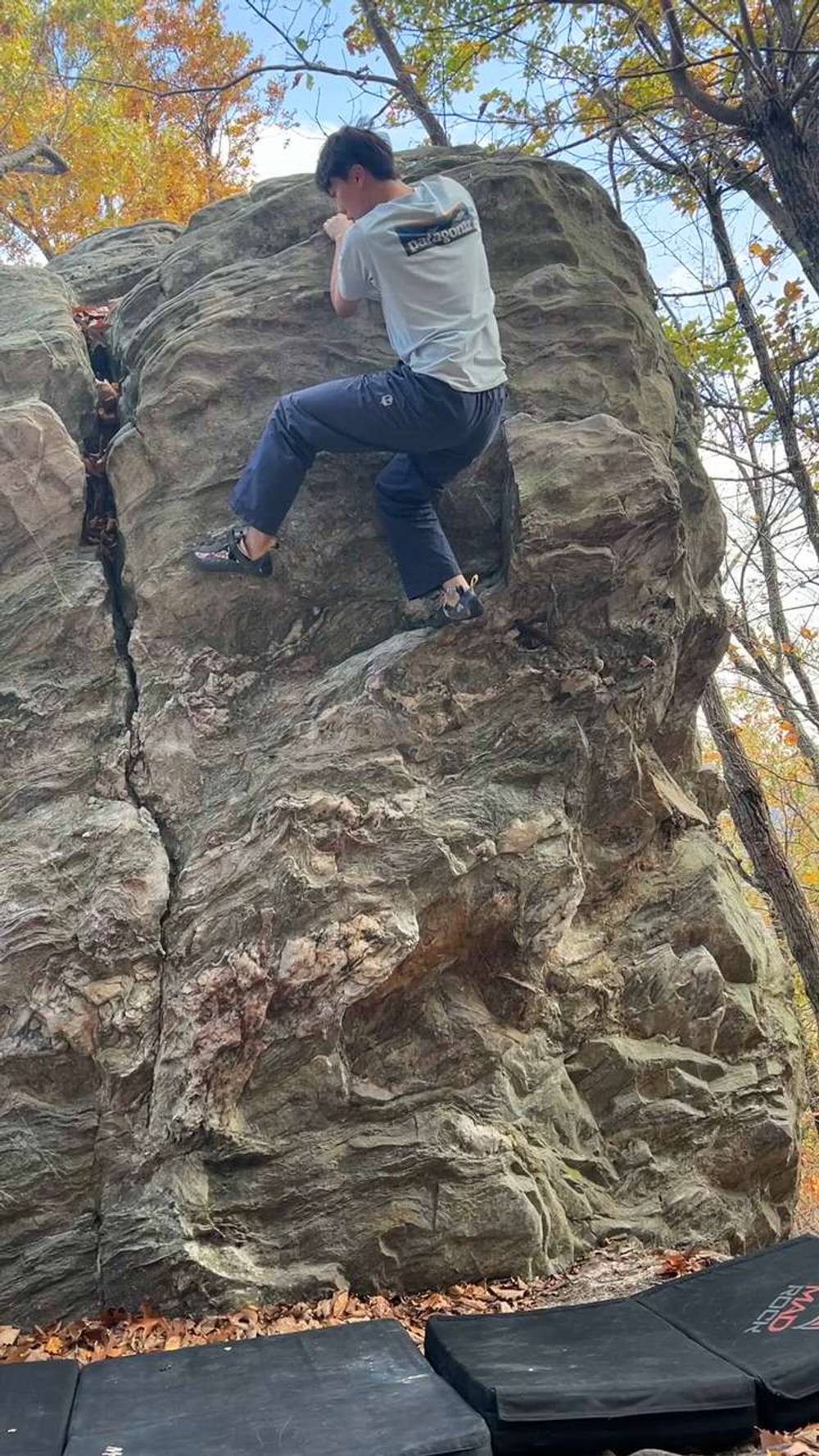 Brink v0, Moore's Wall - Beta Video from lexgoclimb