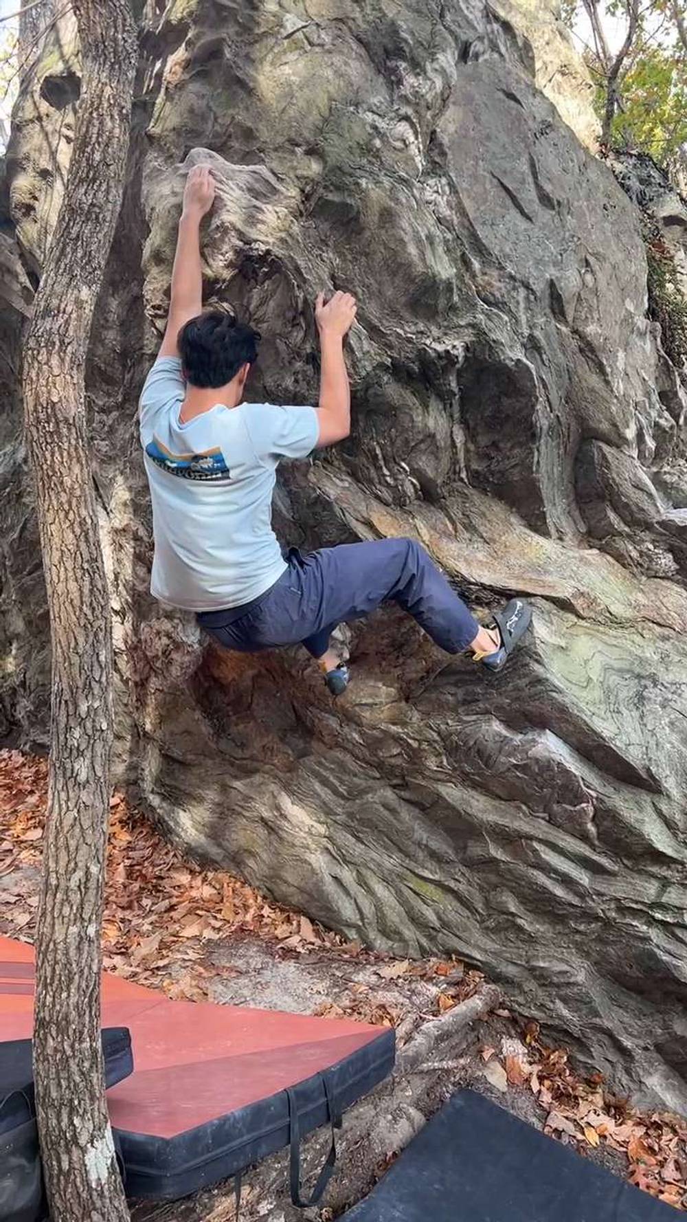 Teetering on the Brink v1, Moore's Wall - Beta Video from lexgoclimb
